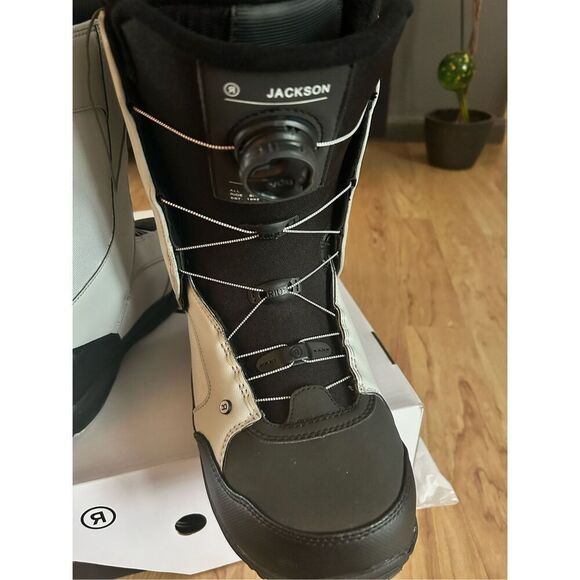 RIDE Jackson SNOWBOARD BOOTS size 11.5 worn once - Picture 7 of 8